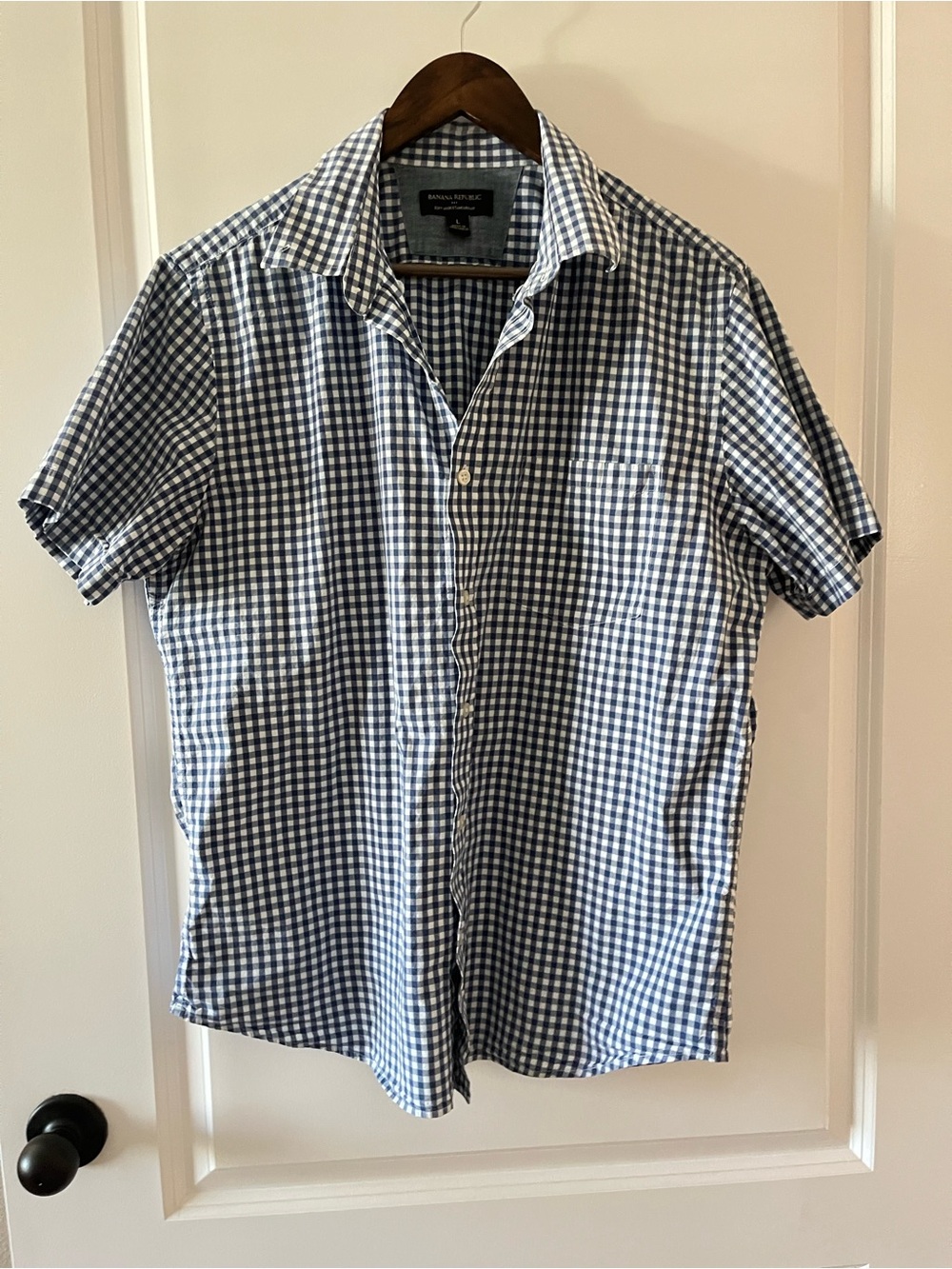 Banana Republic Men’s Navy and White Gingham Short-Sleeve Button-Down Shirt